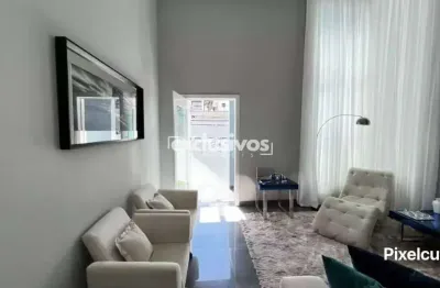 A casa tem 264 m2 mobiliada no vila nova condomínio quinte essence.