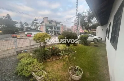 Excelente casa comercial no saguaçu pertinho do bonja.