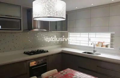 Casa com 2 quartos à venda na Rua Professora Maria Clarice Lemos, 166, Petrópolis, Joinville