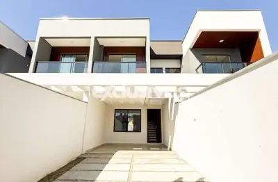 Sobrado a venda no bairro bom retiro com uma suíte + dois quartos e duas vagas de garagem