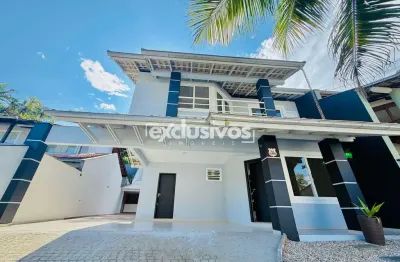 Casa averbada e reformada de 4 quartos no américa com quintal!