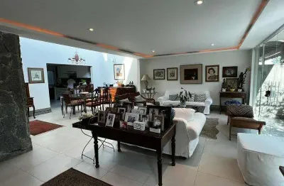 Casa com 4 quartos à venda em piratininga, niterói , 300 m2 por r$ 1.050.000