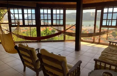 Casa com 4 quartos à venda em piratininga, niterói , 265 m2 por r$ 2.750.000