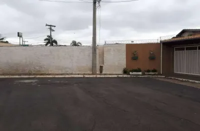 Casa com 3 quartos à venda na Rua José Carlos de Oliveira e Souza, 88, Wanel Ville, Sorocaba por R$ 650.000