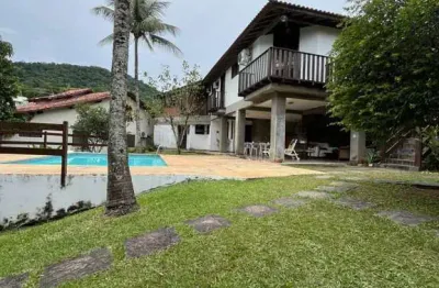 Casa em condomínio fechado com 3 quartos à venda na condomínio vale de itaipu, itaipu, niterói, 701 m2 por r$ 2.200.000