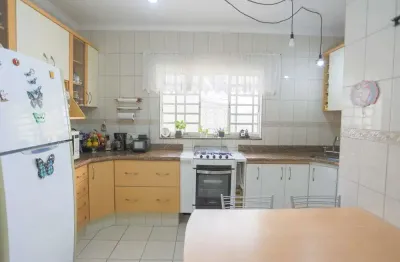 Casa à venda, 144m - 2 Dorm. 1 suíte, 15 vagas - R$ 445.000 - Quintal amplo - Sorocaba SP