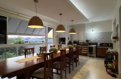 Casa em condominio - 2 suítes e 2 quartos - florais dos lagos - cuiabá - mt