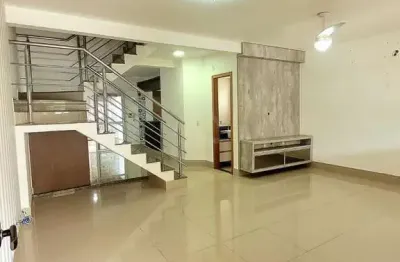 Sobrado com 3 quartos, sendo 1 suíte no condomínio solar das torres, santa cruz - cuiabá - mt