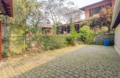 Casa no condomínio clube castelo para venda com 3 quartos, sendo 2 suítes, 306m²