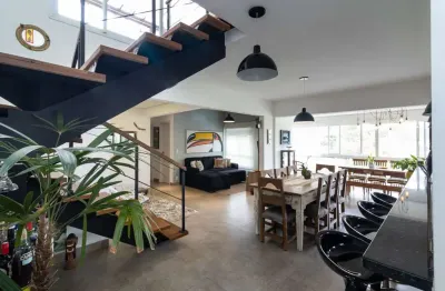 Duplex para venda em chácara pavoeiro com 3 quartos, sendo 2 suítes, 184m²