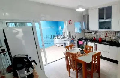 Imperdível: sobrado seminovo, com 3 quartos, 1 suíte, 2 salas, 2 banheiros, 2 vagas e 140m².