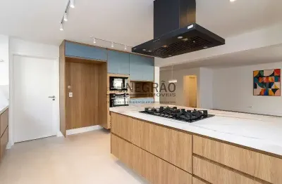 Apartamento reformado à venda em higianópolis: 3 quartos, 2 suítes, 2 salas, 3 banheiros, 2 vagas de garagem, 167,50 m² de área.