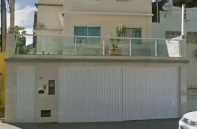 Casa com 3 quartos sendo 1 suíte 358m2 a venda no horto florestal