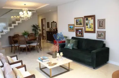 Casa duplex em condominio com 6 quartos sendo 4 suítes 250m2 em guarajuba
