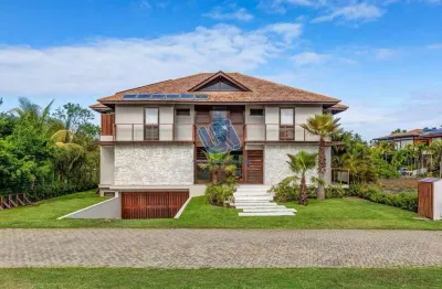 Casa duplex em condominio mobiliada e decorada com 5 suítes sendo 1 suíte master com 558,22m2 em praia do forte