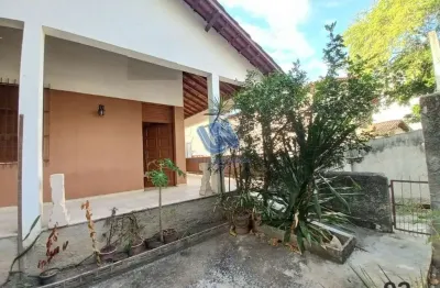 Casa duplex para venda ou locação área construída 250,00m2 e terreno com 385,00 m2 no bairro pituba