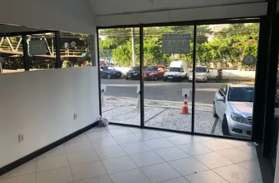 Loja comercial com mezanino 20m2 no caminho das arvores