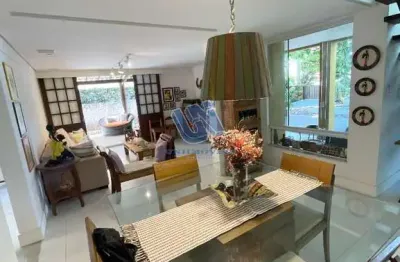 Casa duplex em condominio 5 quartos sendo 2 suítes 440m2 em jaguaribe