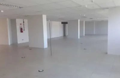 Sala comercial com 1.000,00 m2 (duas lages inteira) na tancredo neves