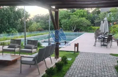 Casa duplex em condominio com 3 quartos sendo 2 suítes mobiliada em praia do forte