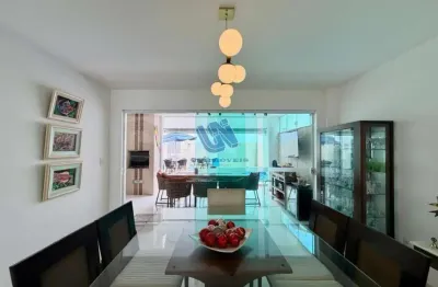 Casa duplex em condomínio com 5 quartos sendo 4 Suítes 300m2 em Lauro de Freitas