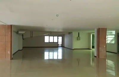 Lojão terreo com 545m2 no boulevard financeiro no caminho das arvores