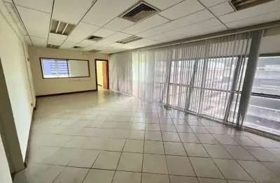 Sala comercial para alugar com banheiro e copa no comércio 74m2