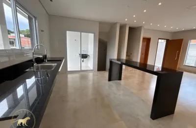 Lindo sobrado de 3 dormitórios e garagem subterrânea em Laranjeiras !