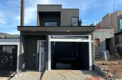 Lindo sobrado de 3 dormitórios e garagem subterrânea em laranjeiras !