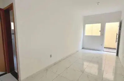 Geminada térrea com 2 dorm 1 suíte quintal privativo 1 vaga e laudo de 355 mil