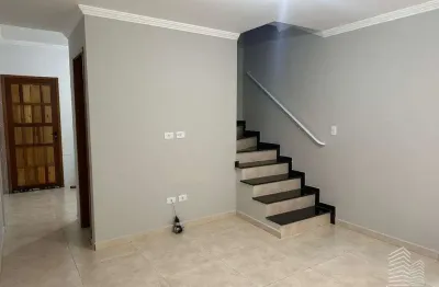 Casa 2 dorm 1 vaga condomínio com churrasqueira próximo ao comércio local