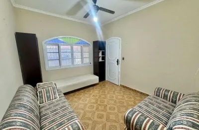 Casa geminada mobiliada com garagem coberta piscina churrasqueira 500m da praia