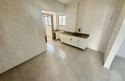Apartamento 2 dormitórios espaçoso sacada envidraçada prédio com lazer 60m praia