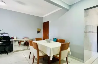 Seu novo lar no canto do forte: espaço, conforto e sacadas para relaxar!