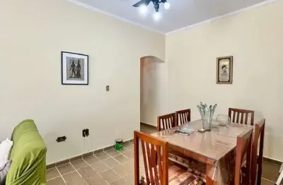 Apartamento amplo no canto do forte com lazer, segurança e conforto total