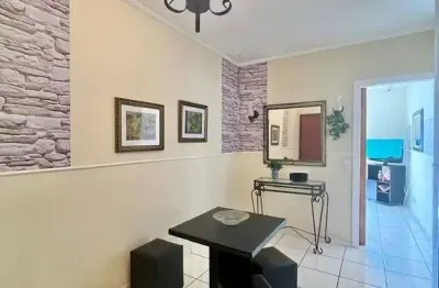 Apto localização privilegiada 2 quadras da praia 1 dormitório enorme mobiliado