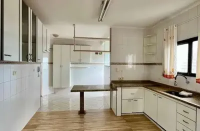 Apartamento Enorme Semi-Mobiliado Sacada com Vista pro Mar e Pertinho da Praia