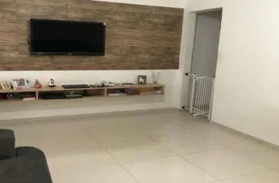 Casa térrea assobradada no bairro parque das nações em santo andré.