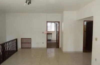 Casa térrea com salão comercial no bairro pauliceia em são bernardo do campo.
