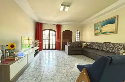 Casa com 4 quartos à venda na Rua Lupércio de Miranda, 1583, Campestre, Santo André