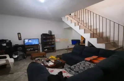 Casa com 4 quartos à venda na Frei Vicente Do Salvador, 128, Piraporinha, Diadema