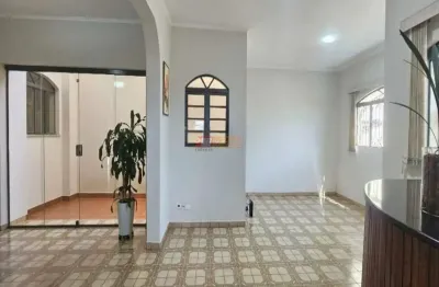 Casa com 4 quartos para alugar na Rua das Figueiras, 2865, Campestre, Santo André