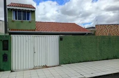 Casa com 5 quartos em Curitiba, quintal grande e garagem para 3 Carros