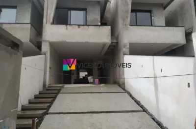 Sobrado geminado com 3 suítes á venda no bairro glória - joinville - sc.