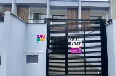 Sobrado geminado com 3 quartos, sendo 1 suíte,  á venda no bairro floresta - joinville - sc.