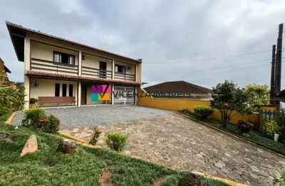 Sobrado com 4 quartos, no bairro Costa e Silva, Joinville/SC