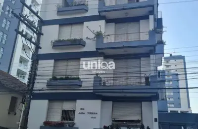 Apto 02 dormitórios dep. empregada garagem no ed ana terra rua dos andradas