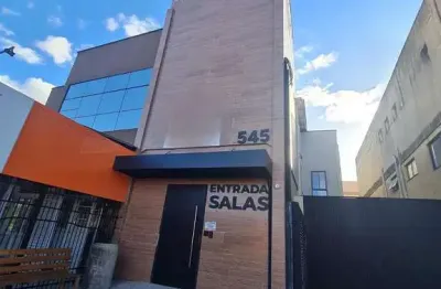 Sala comercial para alugar na Avenida Evaldo Behr, 545, Camobi, Santa Maria