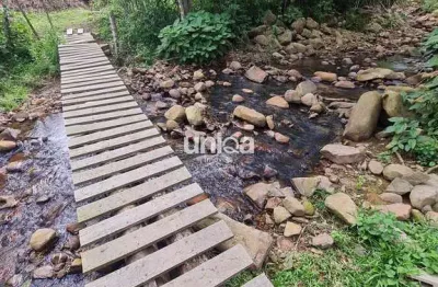 Chácara 50x100 com casa e riacho na estrada do radar em silveira martins