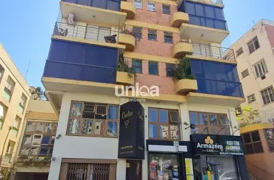 Apto 02 quartos térreo com garagem no ed costa rica centro de santa maria